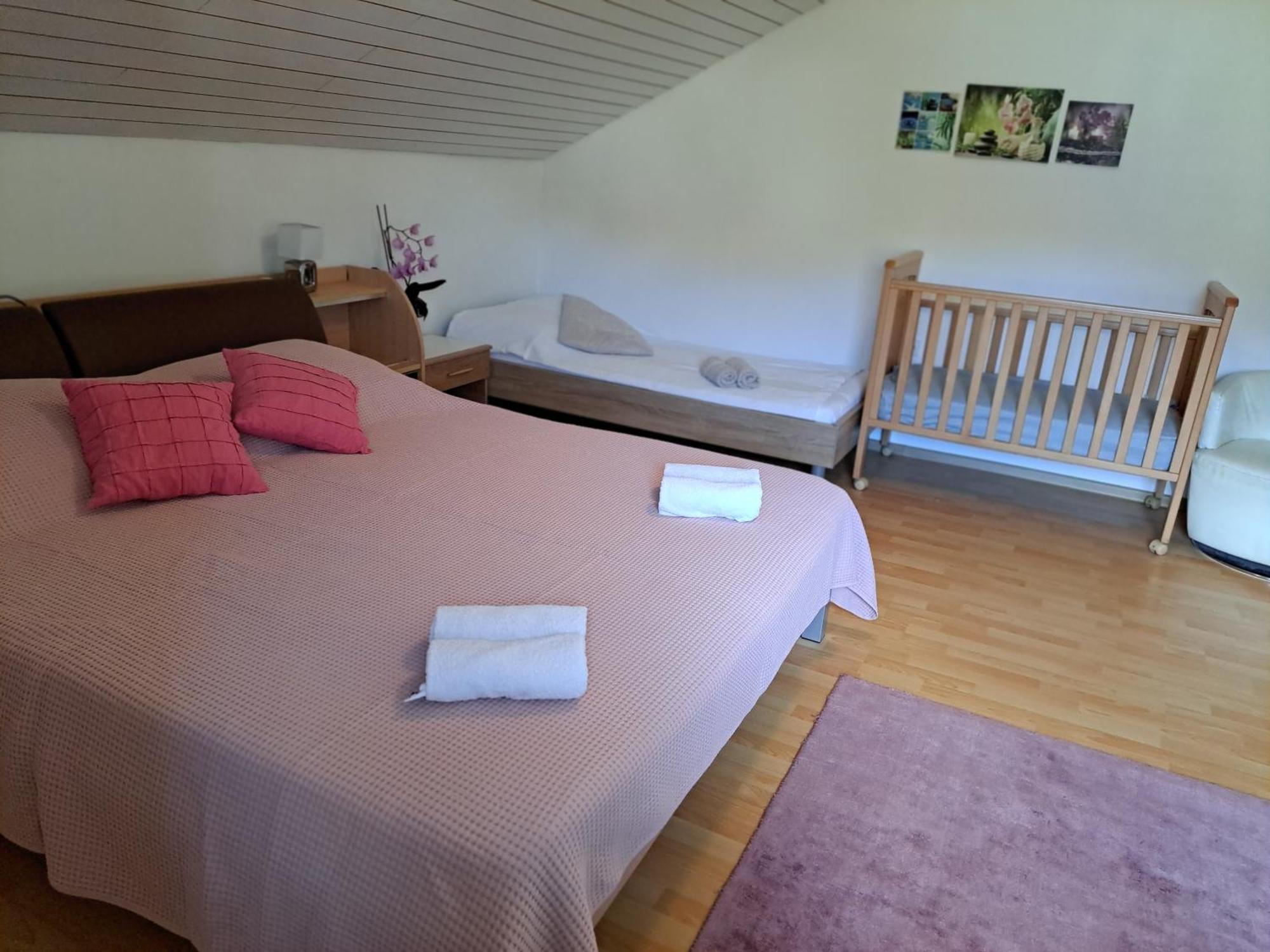 Apartments Bukor Lukovica pri Domžalah Rum bild
